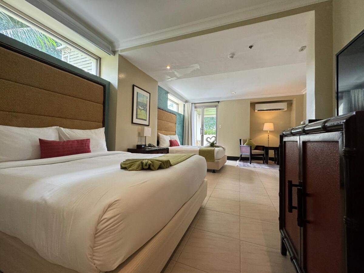 Deluxe B W Private Beach, Inifnity Pool & Golf Apartment *