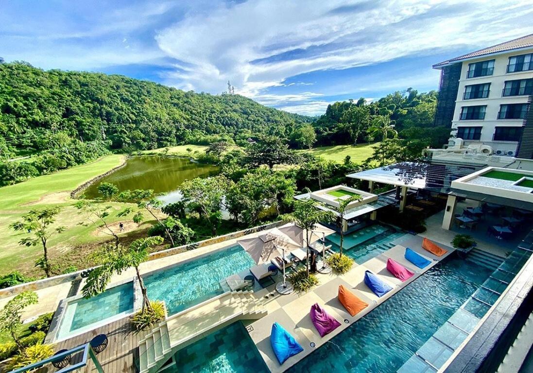 Apartment Deluxe B W Private Beach, Inifnity Pool & Golf