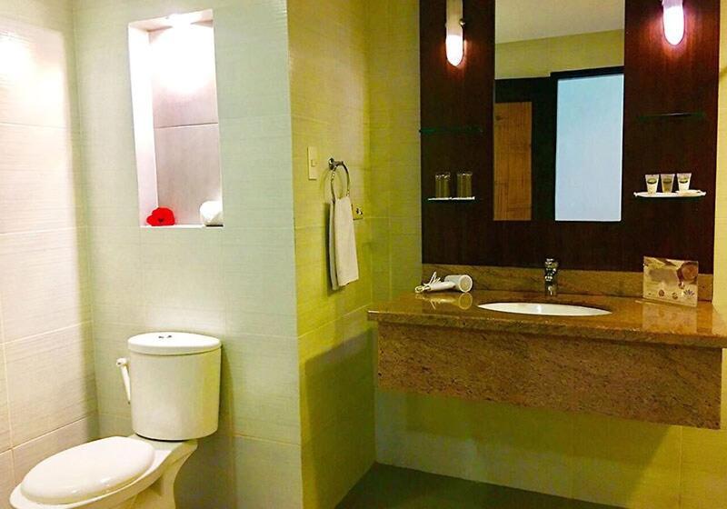 Deluxe B W Private Beach, Inifnity Pool & Golf * Boracay Island