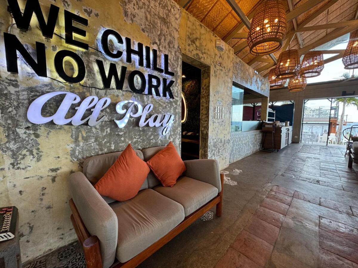 Deluxe B W Private Beach, Inifnity Pool & Golf Apartment Boracay Island